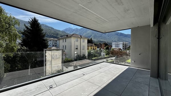 BELLINZONA - VENDESI ESCLUSIVO 1.5 LOCALI CON AMPIA TERRAZZA 1
