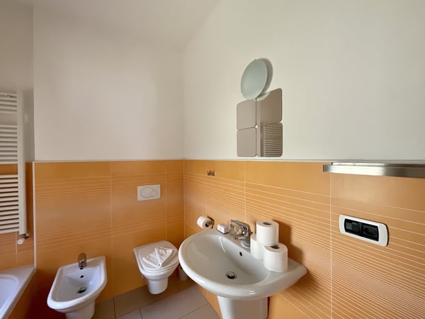 VENDESI - PROPRIETA INDIPENDENTE A DUE PASSI DAL CENTRO 6