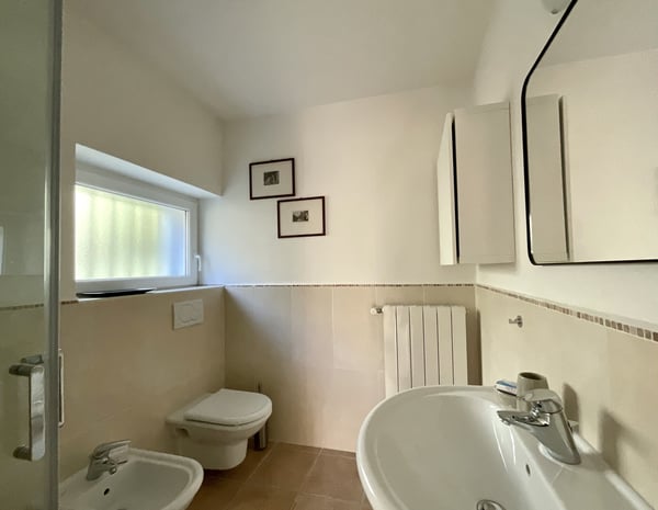 VENDESI - PROPRIETA INDIPENDENTE A DUE PASSI DAL CENTRO 12