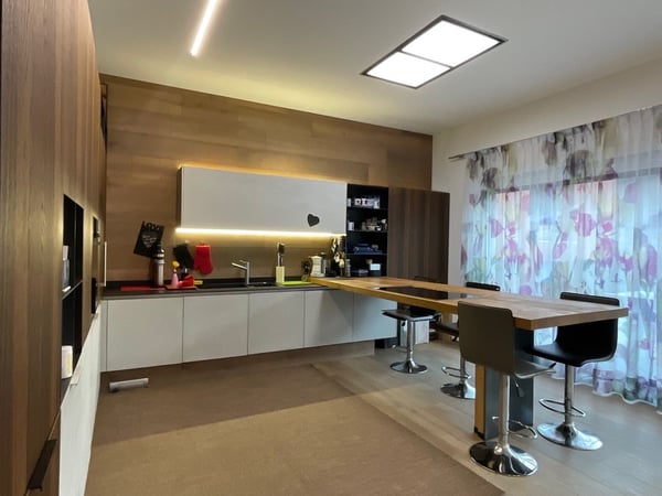 NOVAZZANO - MAGNIFICA VILLA ECOLOGICA IMMERSA NEL VERDE 8