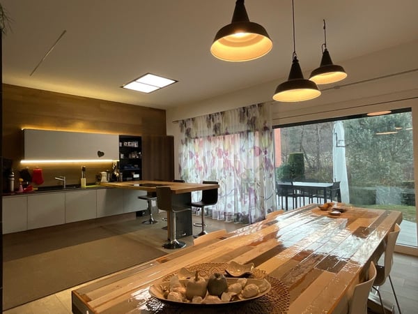 NOVAZZANO - MAGNIFICA VILLA ECOLOGICA IMMERSA NEL VERDE 7