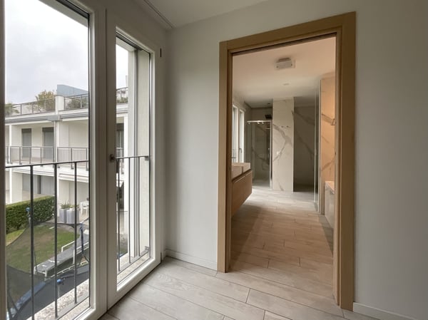 CASLANO - VENDESI AMPISSIMO 1.5 LOCALI CON PISCINA 11