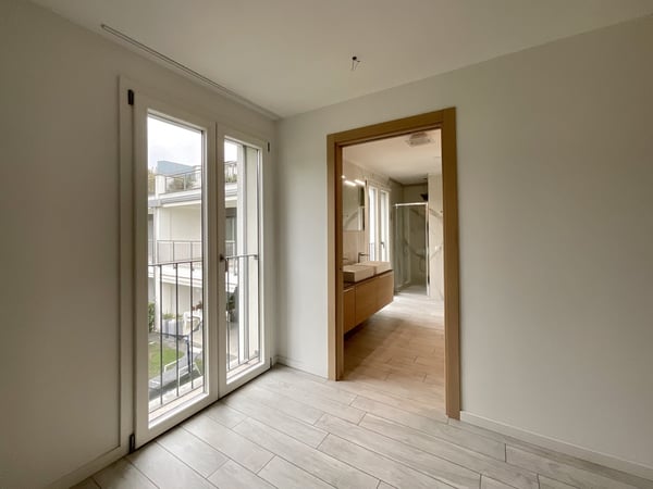 CASLANO - VENDESI AMPISSIMO 1.5 LOCALI CON PISCINA 10