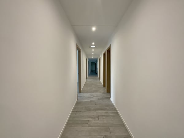 CASLANO - VENDESI AMPISSIMO 1.5 LOCALI CON PISCINA 6