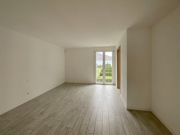 CASLANO - VENDESI AMPISSIMO 1.5 LOCALI CON PISCINA 9