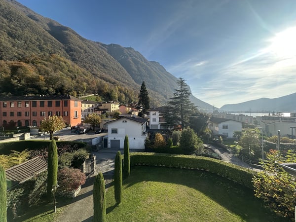 AFFITTASI  APPARTAMENTO ESCLSUIVO IN VILLA  CON GIARDINO 1