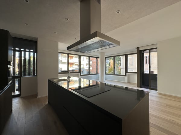 VENDESI SPLENDIDO APPARTAMENTO A CASSARATE 1