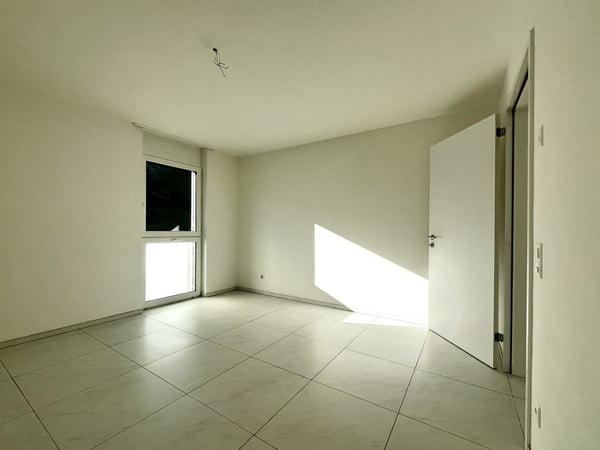 RIVERA - AFFITTASI 4.5 LOCALI CON TERRAZZA VETRATA 11