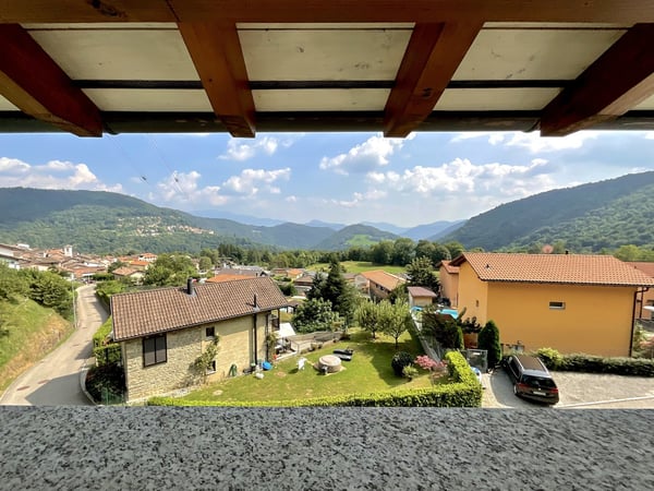 A 10 MIN DA CASLANO - VENDESI BELLA CASA NEL VERDE 10