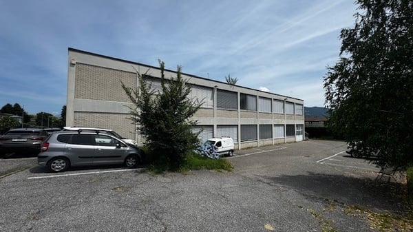 VENDESI AMPIO CAPANNONE/DEPOSITO COMMERCIALE/INDUSTRIALE 8