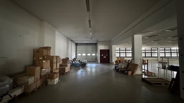 VENDESI AMPIO CAPANNONE/DEPOSITO COMMERCIALE/INDUSTRIALE 6