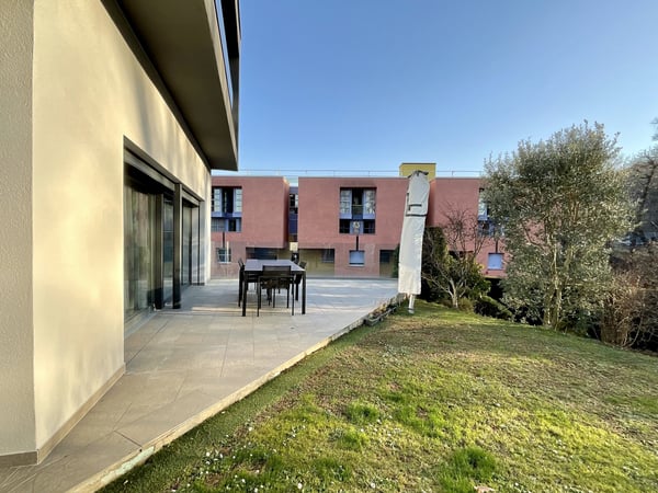 NOVAZZANO - MAGNIFICA VILLA ECOLOGICA IMMERSA NEL VERDE 12