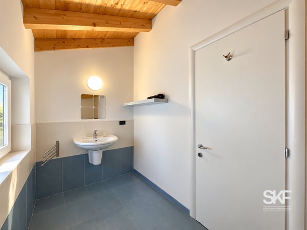 VENDESI - PROPRIETA INDIPENDENTE A DUE PASSI DAL CENTRO 13