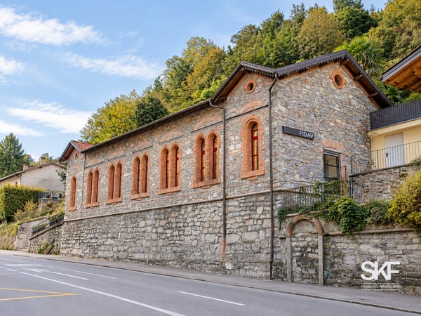 MENDRISIO - VENDESI CARATTERISTICO UFFICIO DI DESIGN SU DUE PIANI 5