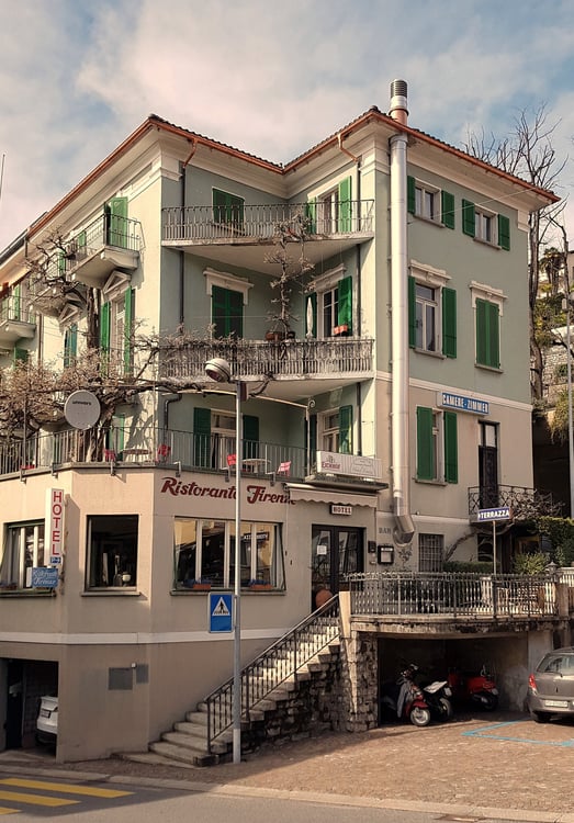 Stabile abitativo e commerciale con vista lago a Castagnola, Lugano 1