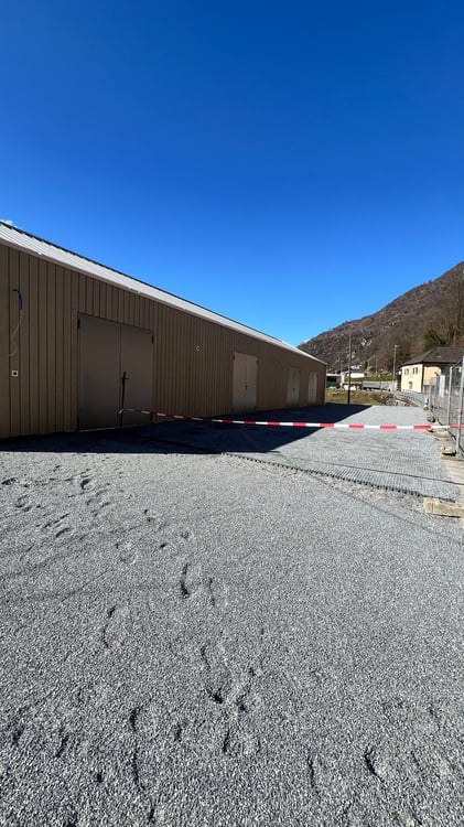 Affittasi splendidi magazzini a Maggia 2