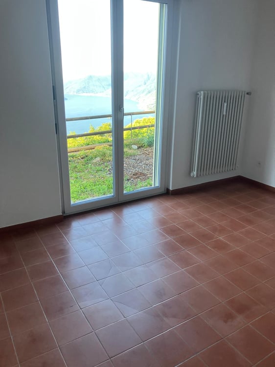Affittasi casa di 2 appartamenti a Monte Brè 6