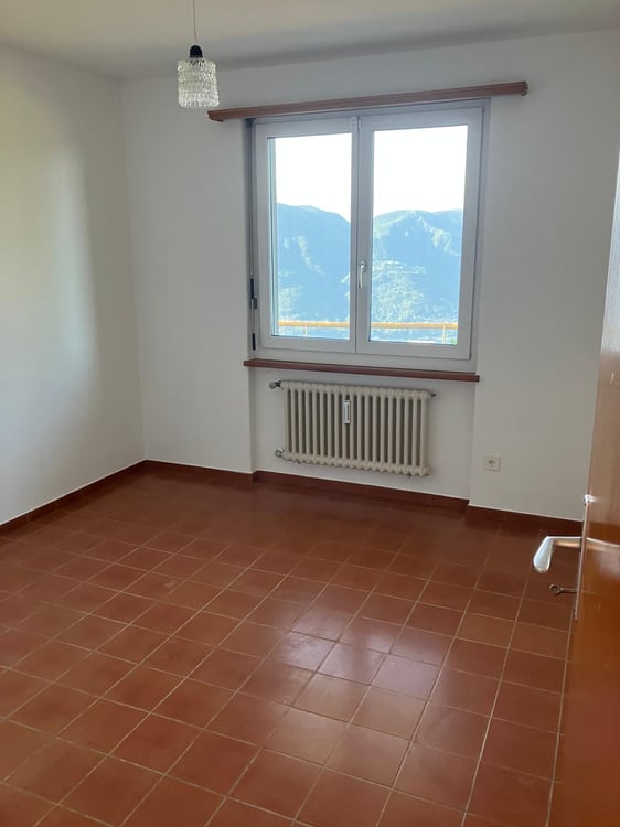 Affittasi casa di 2 appartamenti a Monte Brè 7