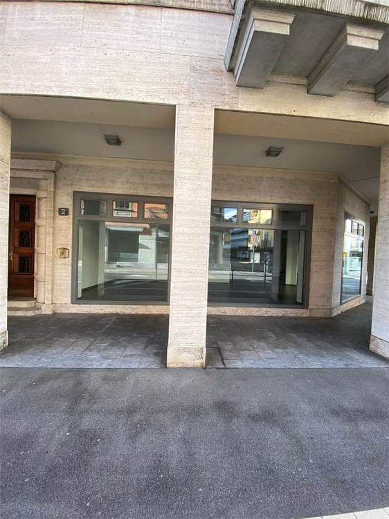 LOCALE COMMERCIALE - LUGANO 10