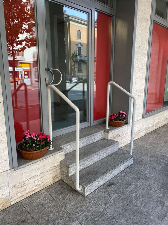 LOCALE COMMERCIALE - LUGANO 11