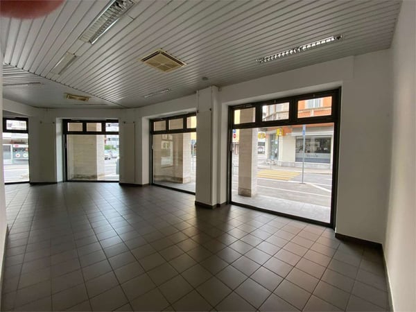 LOCALE COMMERCIALE - LUGANO 2