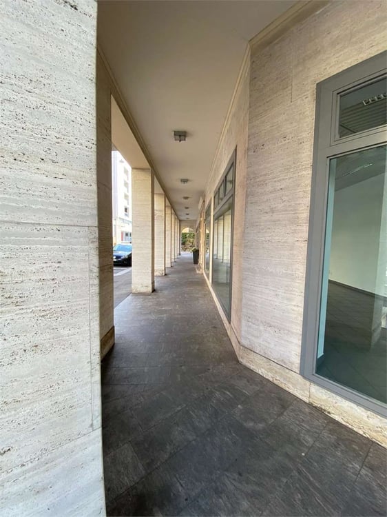 LOCALE COMMERCIALE - LUGANO 13