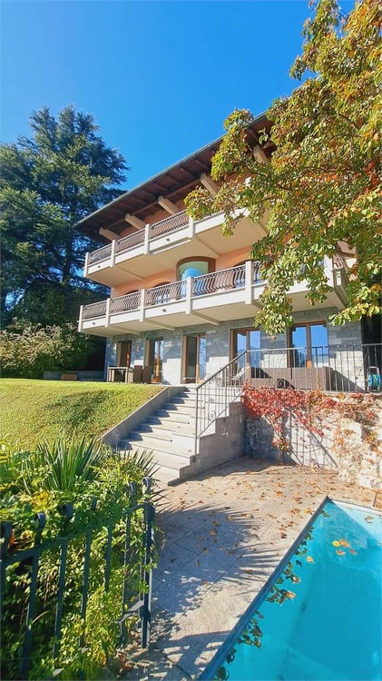 Villa con piscina a Massagno 3