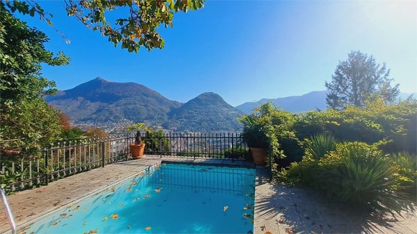 Villa con piscina a Massagno 7