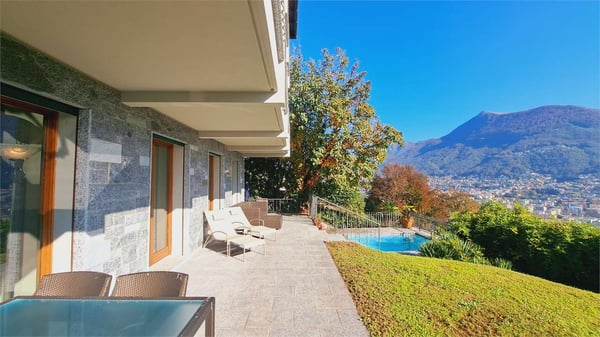 Villa con piscina a Massagno 8