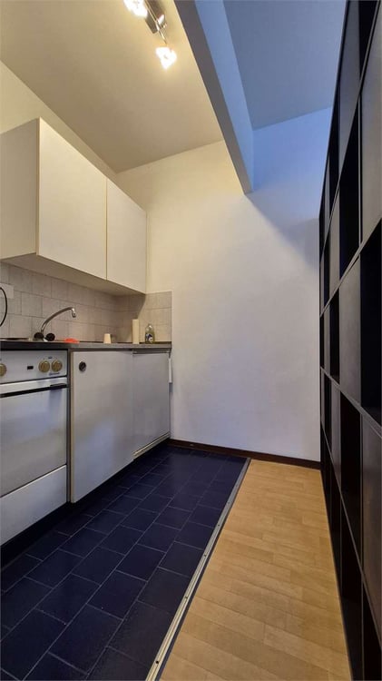 CERCHIAMO SUBENTRANTE - UFFICIO LUMINOSO IN CENTRO A CHIASSO 10