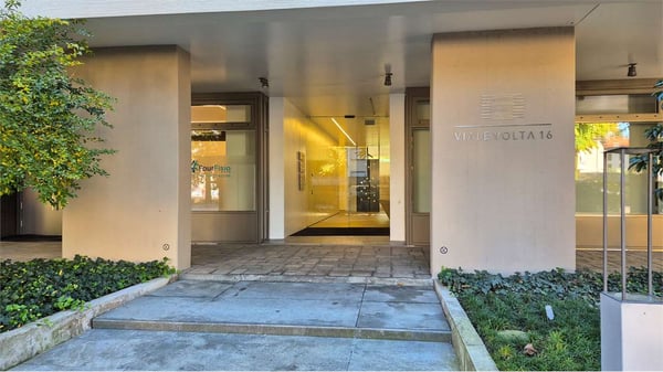 CERCHIAMO SUBENTRANTE - UFFICIO LUMINOSO IN CENTRO A CHIASSO 2