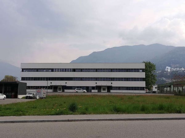 Affittasi  spazio commerciale di 280 m² a Giubiasco - Piano terra 5
