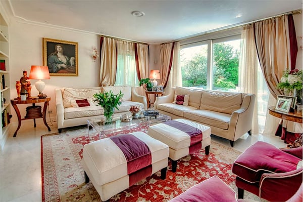 VILLA UNIFAMILIARE CON PISCINA 9