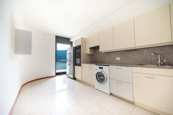 Prestigioso appartamento con vista lago 9