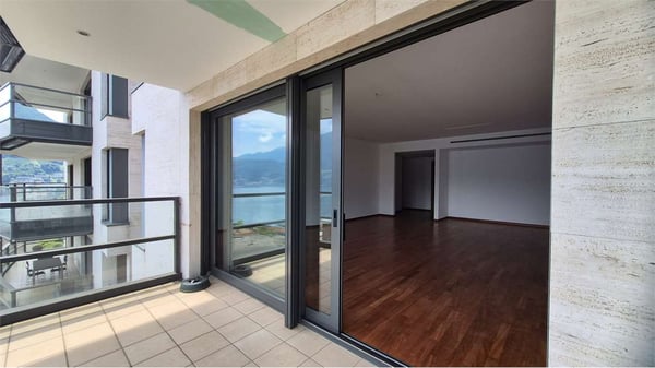Prestigioso appartamento con vista lago 2