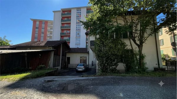 Casa indipendente con ampio giardino edificabile nel cuore di Chiasso 5