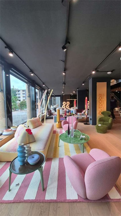 Ampio Showroom / Negozio con vetrina in affitto 4