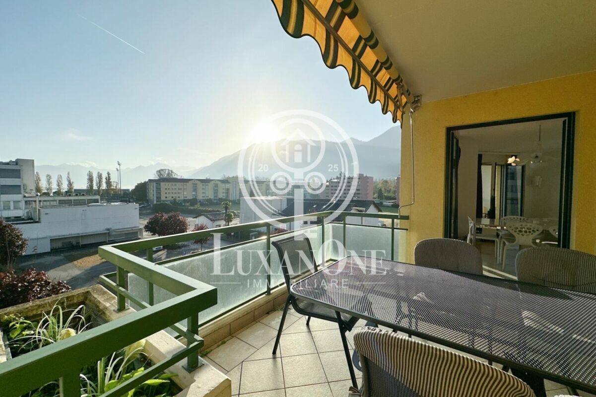 Bild Wunderschöne 2.5-Zimmer-Wohnung in der Residenza Robinia – zentral, sonnig, möbliert
