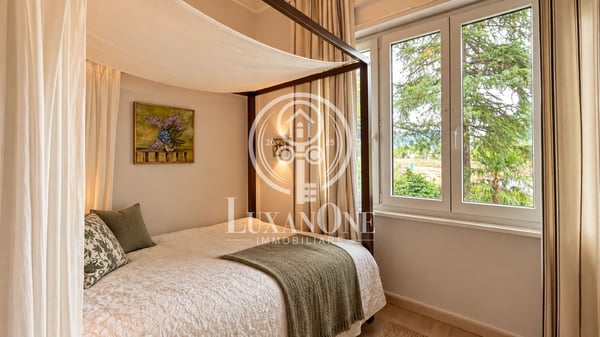 Charmantes Einfamilienhaus mit Pool und großem Grundstück 8