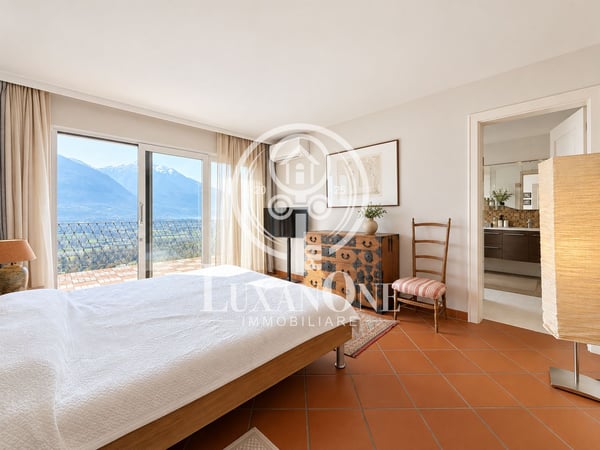Exklusive Panoramavilla in Gordola mit beheiztem Pool und traumhafter Seesicht 12