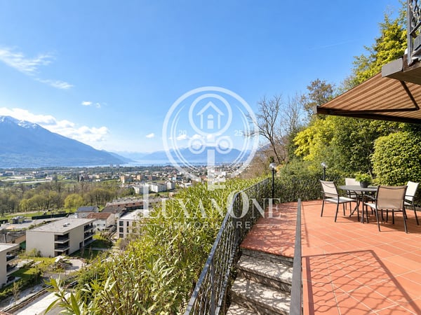 Exklusive Panoramavilla in Gordola mit beheiztem Pool und traumhafter Seesicht 2
