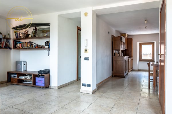 Casa plurifamiliare con 3 appartamenti in vendita, ideale anche come investimento 9