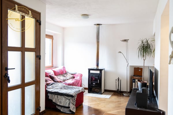 Casa plurifamiliare con 3 appartamenti in vendita, ideale anche come investimento 8