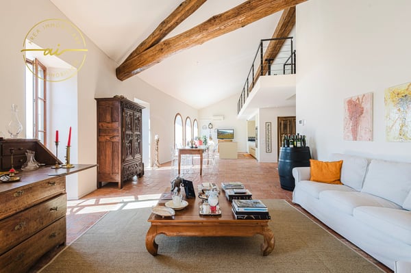 PRESTIGIOSO EDIFICIO STORICO CON TRE UNITÀ ABITATIVE INDIPENDENTI NEL CUORE DI VICO MORCOTE 14