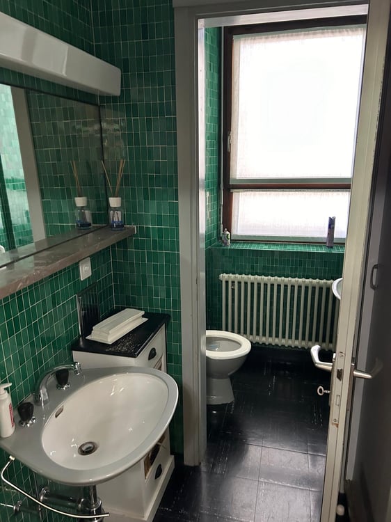 ELEGANTI UFFICI ARREDATI CON POSTEGGI INCLUSI A MENDRISIO 13