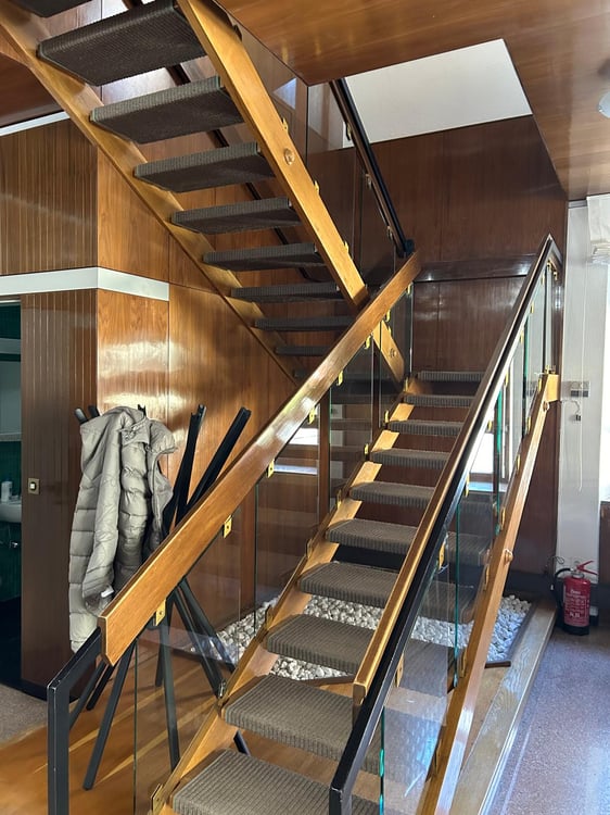 ELEGANTI UFFICI ARREDATI CON POSTEGGI INCLUSI A MENDRISIO 3