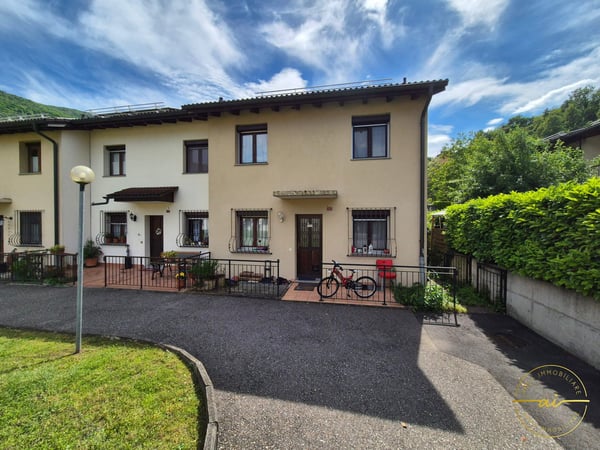 LUMINOSA CASA A SCHIERA DI TESTA CON GIARDINO A BARBENGO 2