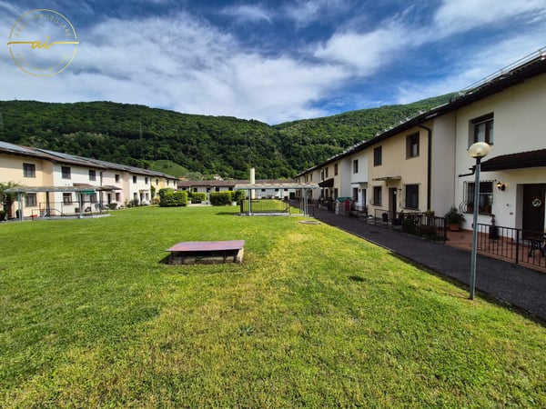 LUMINOSA CASA A SCHIERA DI TESTA CON GIARDINO A BARBENGO 4