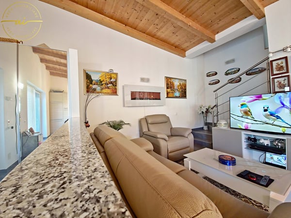 ACCOGLIENTE VILLETTA DI 1.5 LOCALI CON GRANDE SPAZIO ESTERNO PRIVATO A MAGLIASO 5