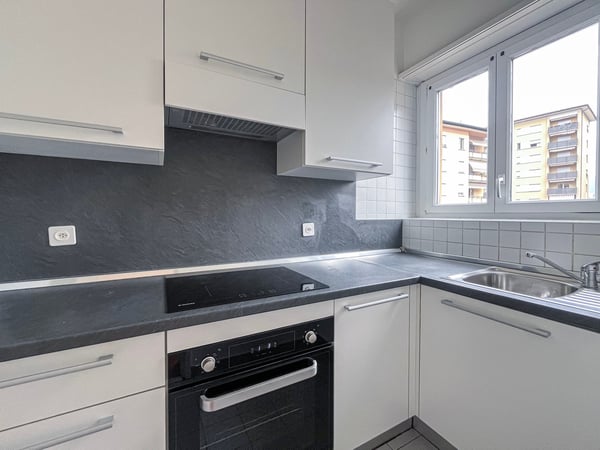 APPARTAMENTO 1.5 LOCALI IN ZONA CENTRALE A CHIASSO 6